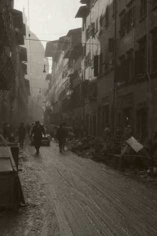 Il centro storico di Firenze nel novembre 1966 | © foto di Fausto Braganti