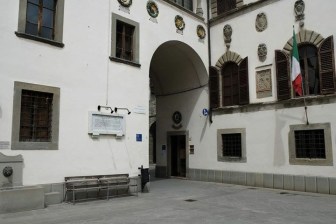 Piazza Plinio Pellegrini a Pieve Santo Stefano (AR), sede del Piccolo museo del diario