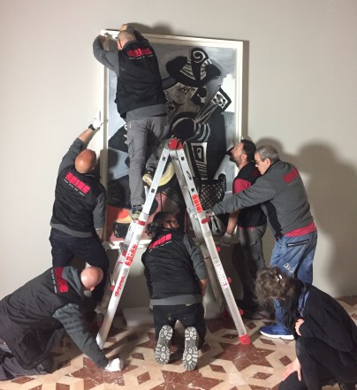 Una fase dell'allestimento mostra